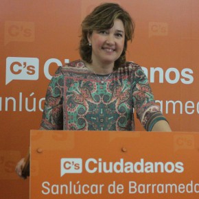 Mª Carmen Ruíz: “Tenemos que ordenar y embellecer más nuestra ciudad”. Mª Carmen Ruíz: “Tenemos que ordenar y embellecer más nuestra ciudad”.