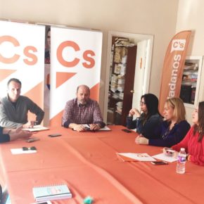 La Unión Atlética San Fernando expresa su preocupación a Ciudadanos ante el deterioro que sufre el tartán de la pista de Atletismo del Estadio Iberoamericano La Unión Atlética San Fernando expresa su preocupación a Ciudadanos ante el deterioro que sufre el tartán de la pista de Atletismo del Estadio Iberoamericano