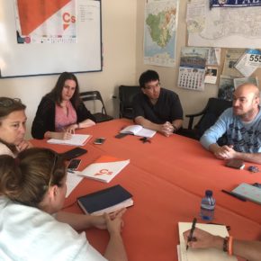 Ciudadanos pide al Ayuntamiento que impulse la puesta en marcha del servicio de intérprete de signos Ciudadanos pide al Ayuntamiento que impulse la puesta en marcha del servicio de intérprete de signos
