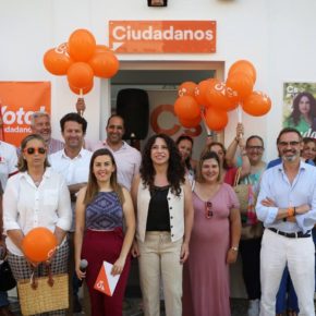 Ciudadanos regulará las explotaciones eólicas y fotovoltaicas de la comarca y velará para que el beneficio repercuta en Cádiz