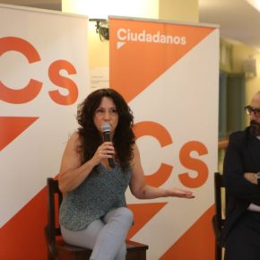 Ciudadanos anuncia que la teleasistencia será gratuita en Andalucía para los mayores de 65 años